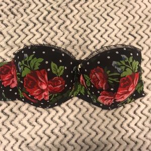Flower (rose) pin up girl esque bra